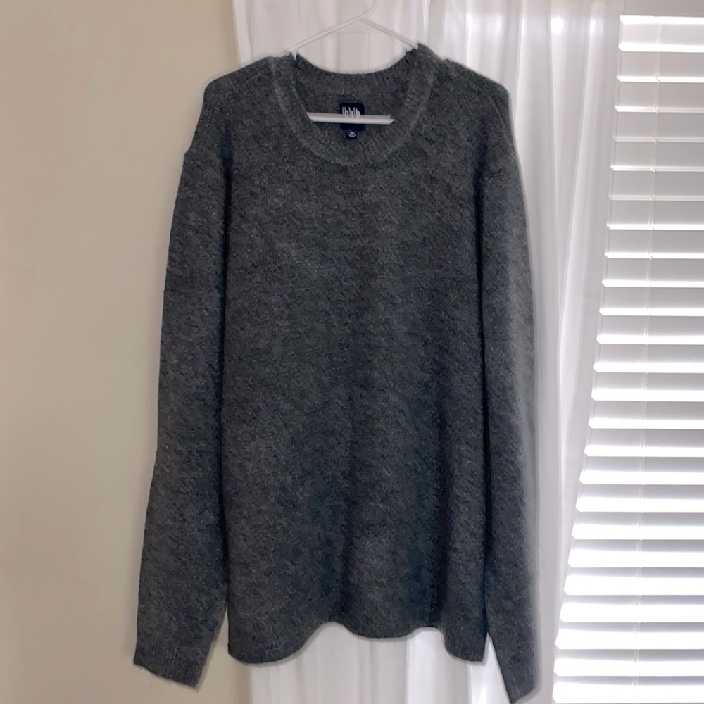 Gap sweater